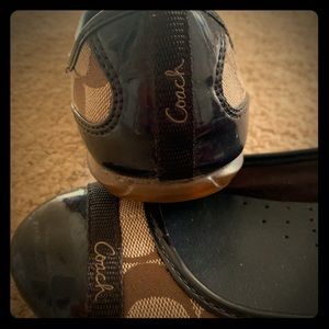 Coach flats